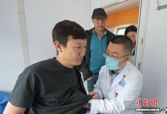 开运体育官方正版附属医院等单位共派出